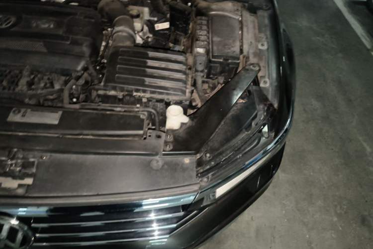 Used Volkswagen Variant 2016 380TSI Four-Wheel Drive Longitudinal Version Engine Bay Left