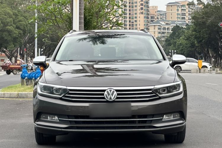 Used Volkswagen Variant 2016 380TSI Two-Wheel-Drive Style Edition Exterior 3