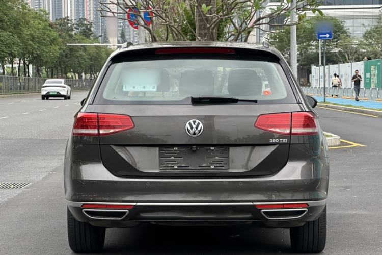 Used Volkswagen Variant 2016 380TSI Two-Wheel-Drive Style Edition Exterior 6