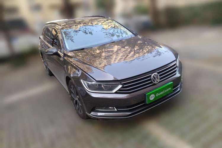 Used Volkswagen Variant 2016 380TSI Two-Wheel-Drive Style Edition Front Right 45 Deg