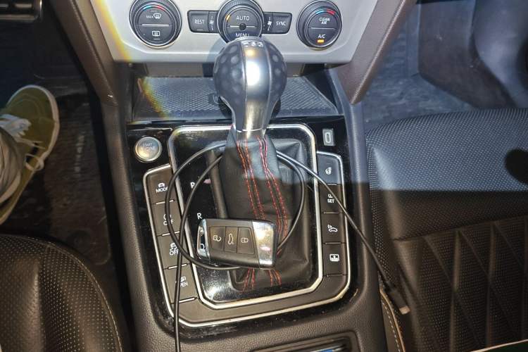 Used Volkswagen Variant 2016 280TSI Two-Wheel-Drive Comfort Edition Gear Lever