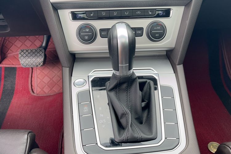 Used Volkswagen Variant 2016 280TSI Two-Wheel-Drive Comfort Edition Gear Lever