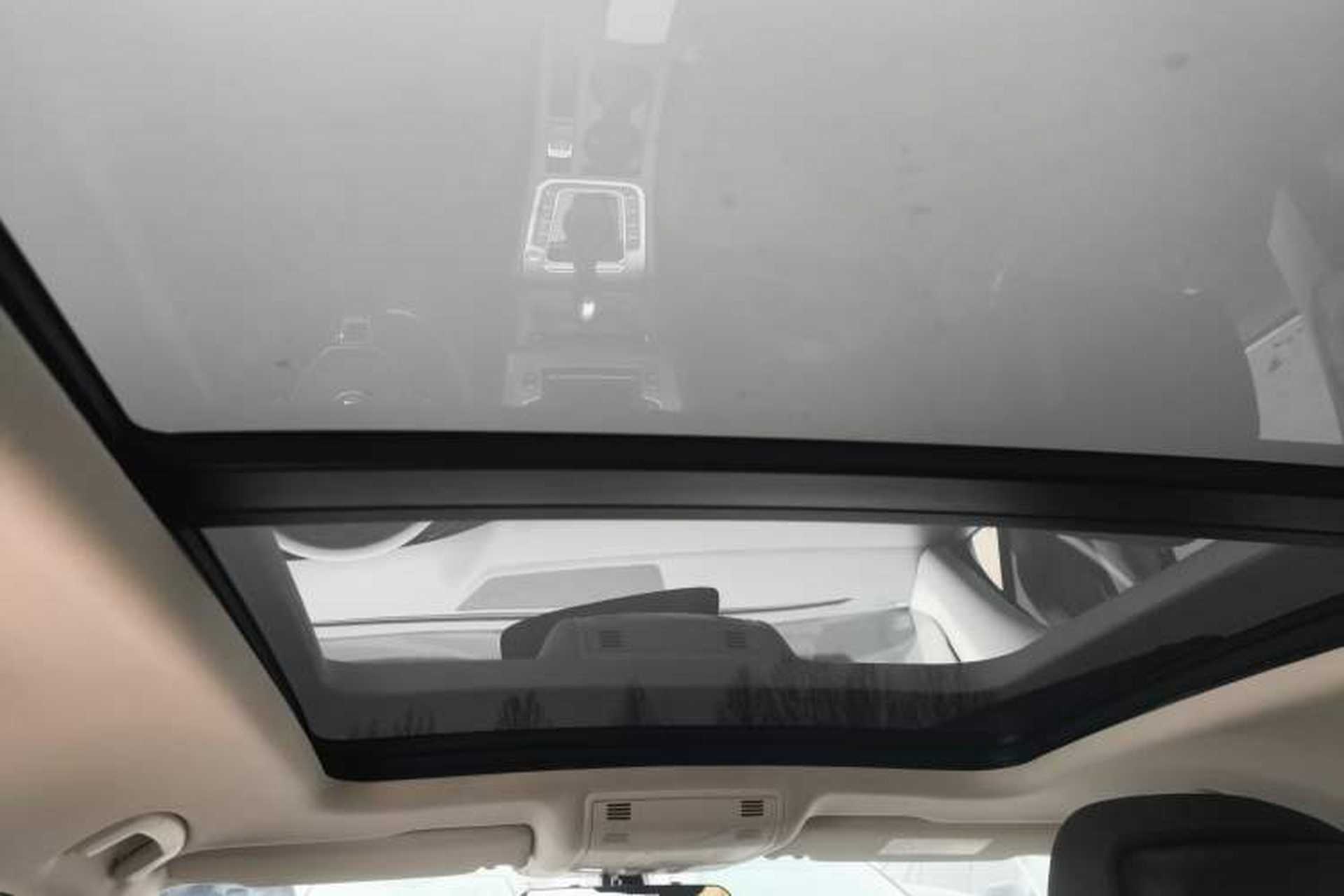 Used Volkswagen Variant 2016 380TSI Two-Wheel-Drive Style Edition Headliner