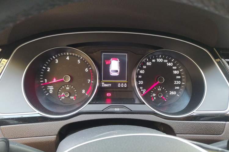 Used Volkswagen Variant 2016 380TSI Two-Wheel-Drive Style Edition Instrument Cluster