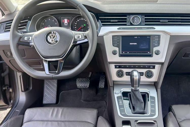 Used Volkswagen Variant 2016 280TSI Two-Wheel-Drive Comfort Edition Interior 2