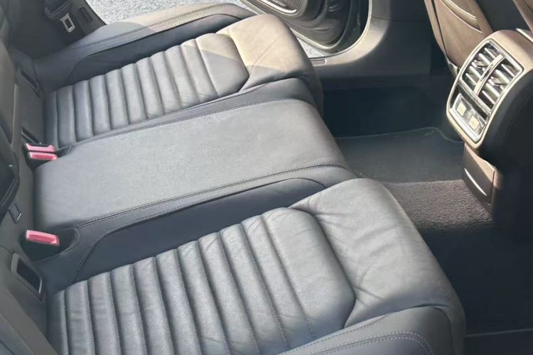 Used Volkswagen Variant 2016 280TSI Two-Wheel-Drive Comfort Edition Interior 9