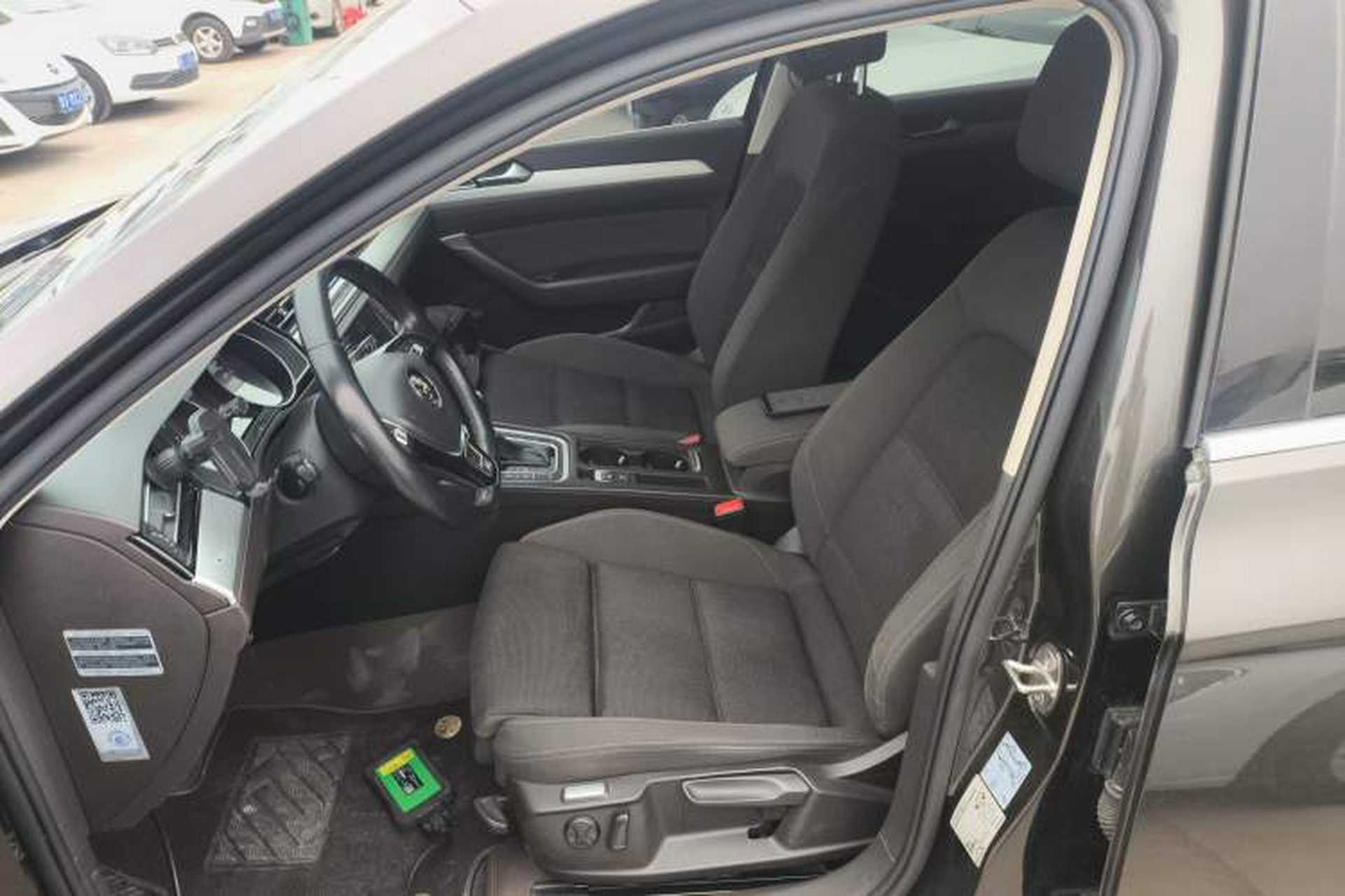 Used Volkswagen Variant 2016 380TSI Two-Wheel-Drive Style Edition Left Front Seat