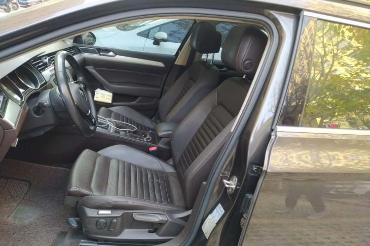 Used Volkswagen Variant 2016 380TSI Two-Wheel-Drive Style Edition Left Front Seat