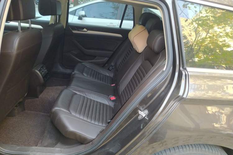 Used Volkswagen Variant 2016 380TSI Two-Wheel-Drive Style Edition Left Rear Seat