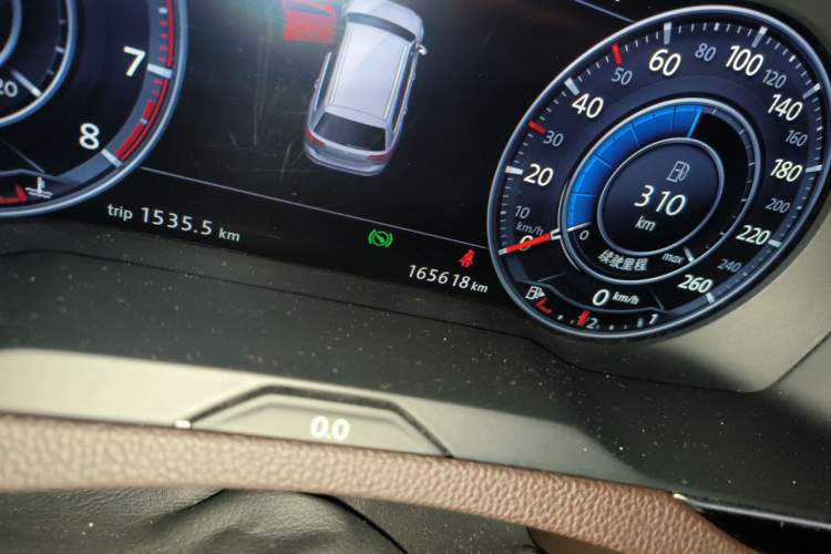 Used Volkswagen Variant 2016 380TSI Four-Wheel Drive Longitudinal Version Odometer Close Up