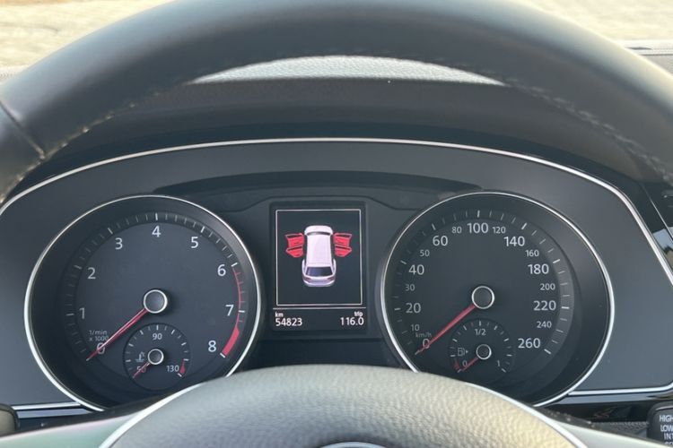 Used Volkswagen Variant 2016 280TSI Two-Wheel-Drive Comfort Edition Odometer Close Up