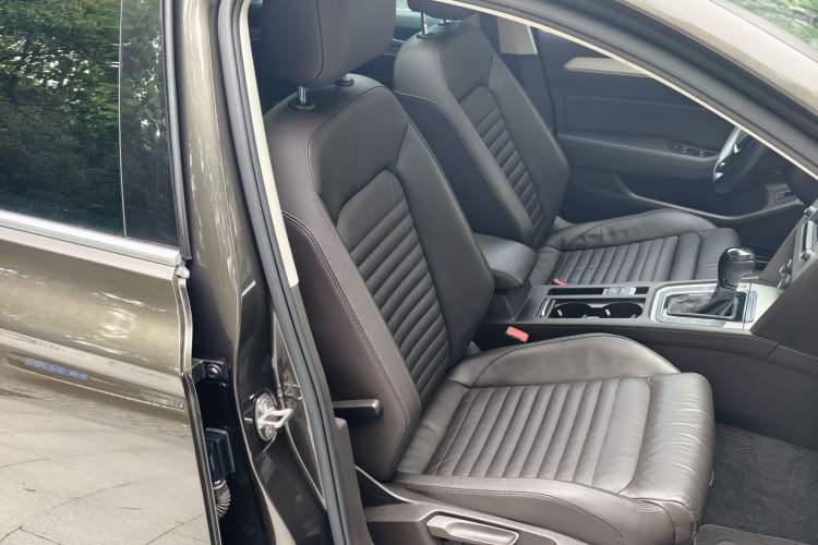Used Volkswagen Variant 2016 280TSI Two-Wheel-Drive Comfort Edition Right Front Seat