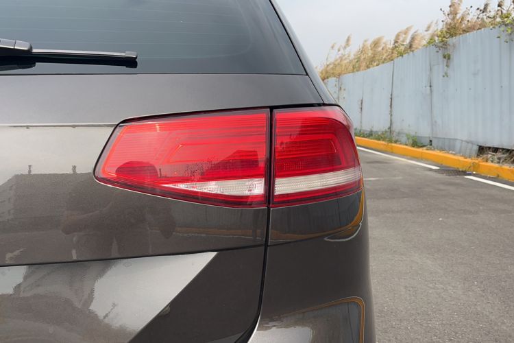 Used Volkswagen Variant 2016 280TSI Two-Wheel-Drive Comfort Edition Right Rear Taillight
