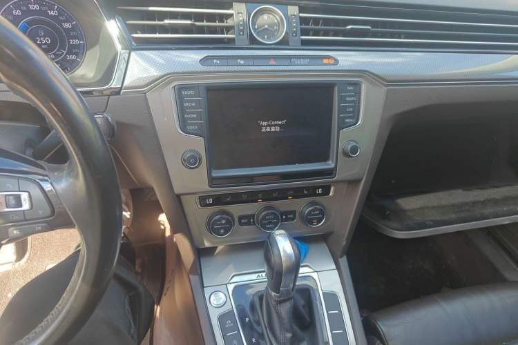 Used Volkswagen Variant 2016 380TSI Four-Wheel Drive Longitudinal Version Audio And AC Panel