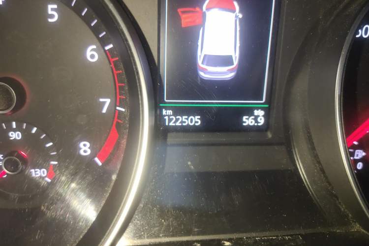 Used Volkswagen Variant 2016 280TSI Two-Wheel-Drive Comfort Edition Odometer Close Up