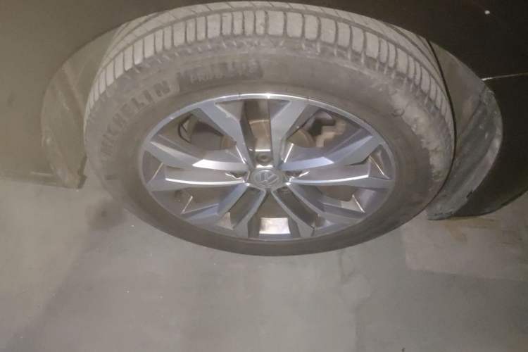 Used Volkswagen Variant 2016 280TSI Two-Wheel-Drive Comfort Edition Right Front Wheel Hub
