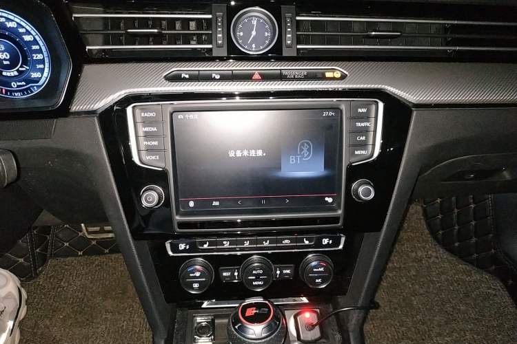 Used Volkswagen Variant 2016 380TSI Two-Wheel Drive R-Line Version Audio And AC Panel