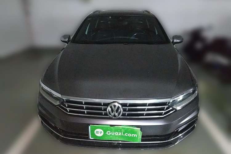 Used Volkswagen Variant 2016 380TSI Two-Wheel Drive R-Line Version Front