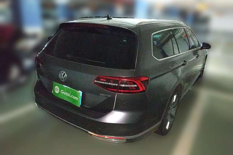 Used Volkswagen Variant 2016 380TSI Two-Wheel Drive R-Line Version Rear Right 45 Deg