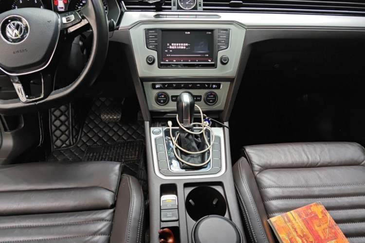 Used Volkswagen Variant 2016 280TSI Two-Wheel-Drive Comfort Edition Audio And AC Panel