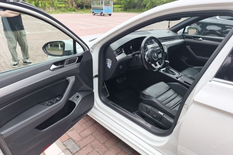 Used Volkswagen Variant 2016 380TSI Two-Wheel Drive R-Line Version Driver Seat