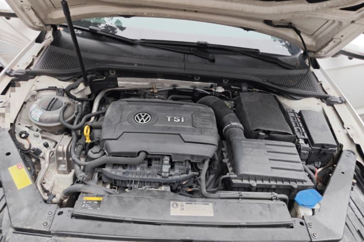 Used Volkswagen Variant 2016 380TSI Two-Wheel-Drive Style Edition Engine Bay