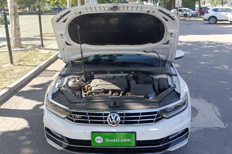 Used Volkswagen Variant 2016 380TSI Two-Wheel Drive R-Line Version Engine Bay
