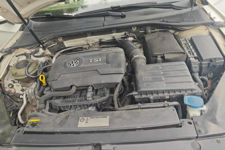 Used Volkswagen Variant 2016 380TSI Two-Wheel-Drive Style Edition Engine Bay
