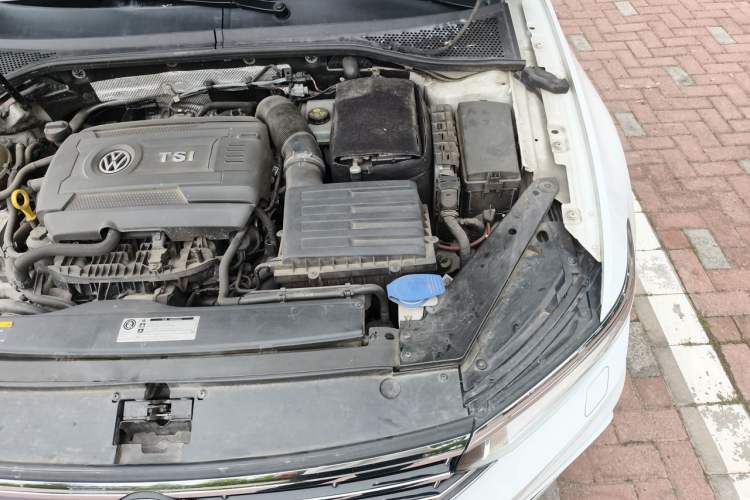 Used Volkswagen Variant 2016 380TSI Two-Wheel Drive R-Line Version Engine Bay Left
