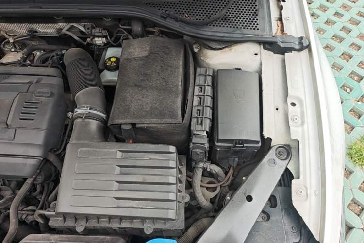 Used Volkswagen Variant 2016 380TSI Two-Wheel Drive R-Line Version Engine Bay Left