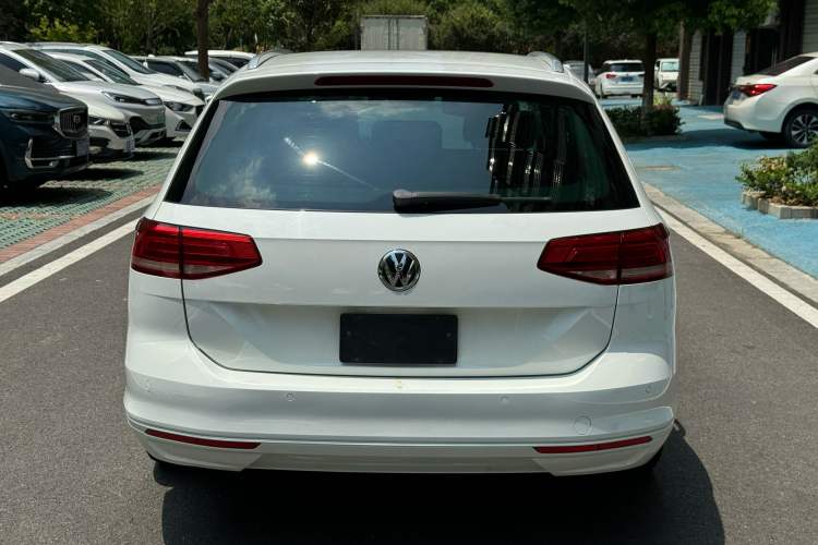Used Volkswagen Variant 2016 280TSI Two-Wheel-Drive Comfort Edition Exterior 4