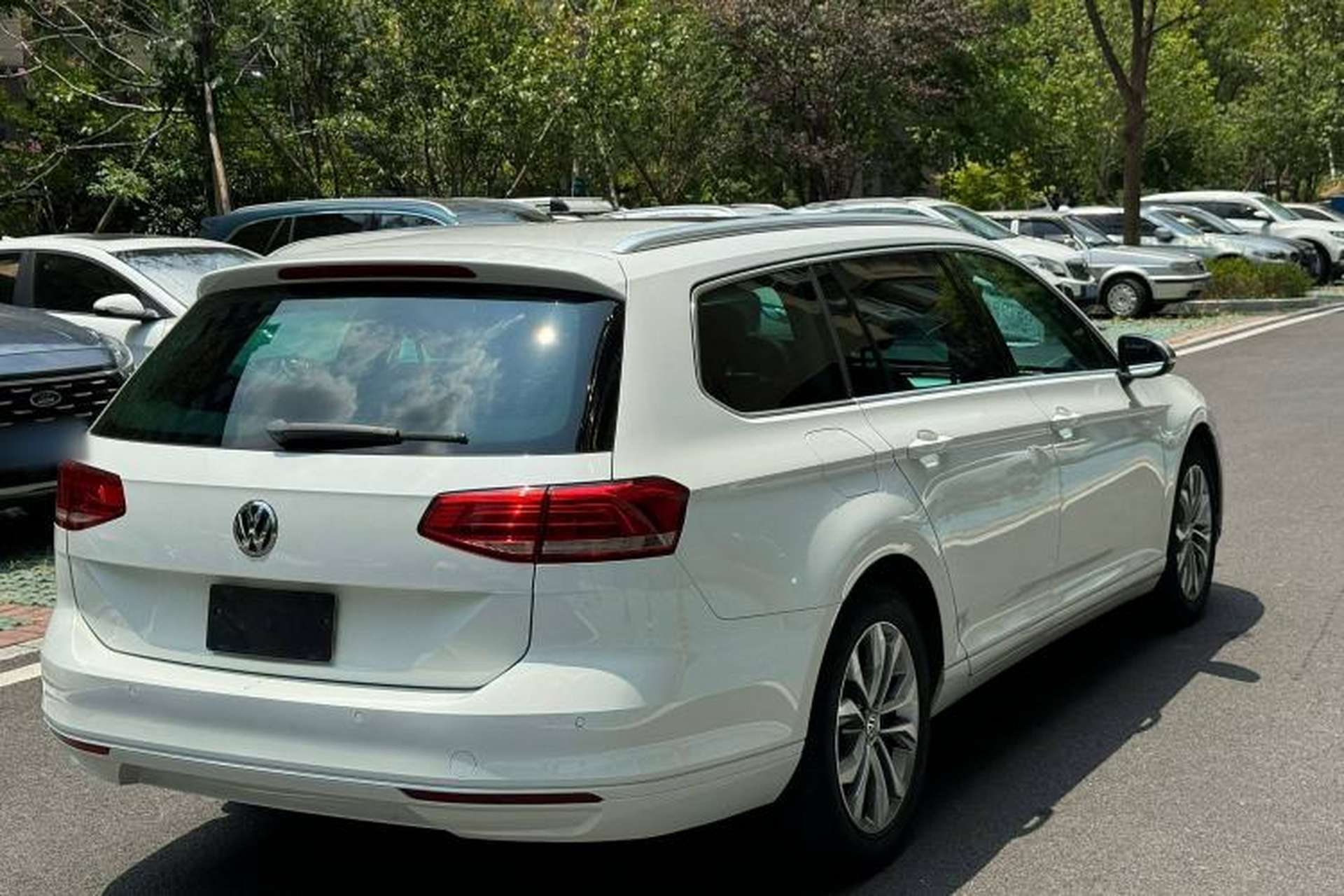 Used Volkswagen Variant 2016 280TSI Two-Wheel-Drive Comfort Edition Exterior 5
