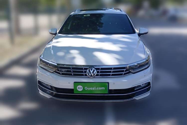 Used Volkswagen Variant 2016 380TSI Two-Wheel Drive R-Line Version Front