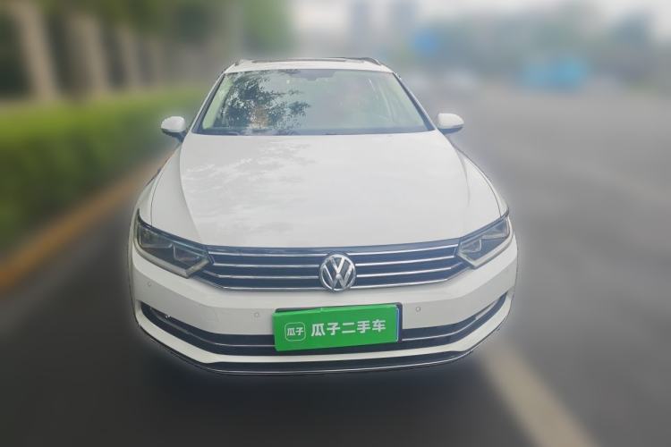 Used Volkswagen Variant 2016 380TSI Two-Wheel-Drive Style Edition Front