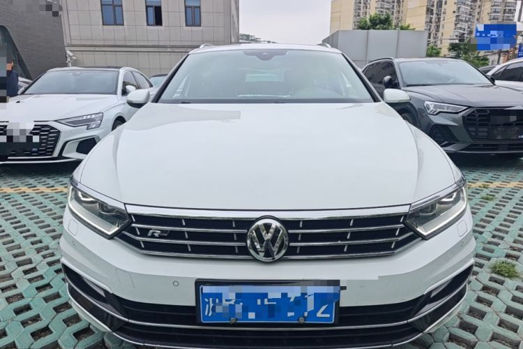 Used Volkswagen Variant 2016 380TSI Two-Wheel Drive R-Line Version Front