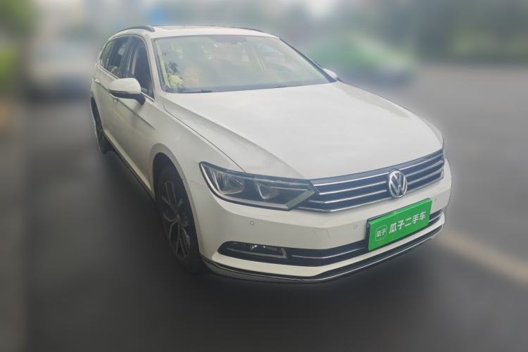 Used Volkswagen Variant 2016 380TSI Two-Wheel-Drive Style Edition Front Right 45 Deg