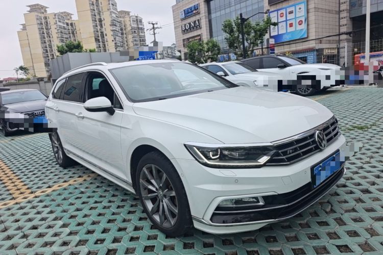 Used Volkswagen Variant 2016 380TSI Two-Wheel Drive R-Line Version Front Right 45 Deg