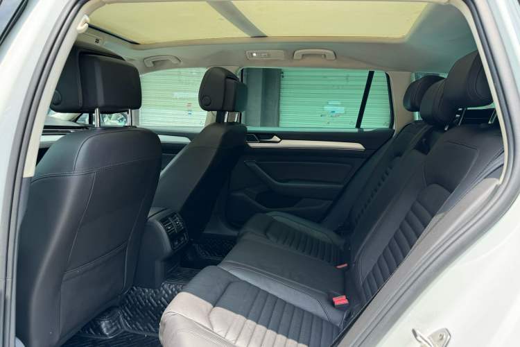 Used Volkswagen Variant 2016 280TSI Two-Wheel-Drive Comfort Edition Interior 3