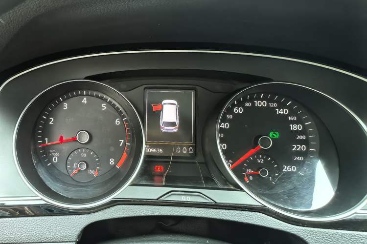 Used Volkswagen Variant 2016 280TSI Two-Wheel-Drive Comfort Edition Odometer Close Up