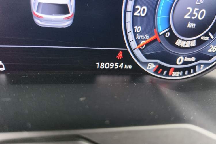 Used Volkswagen Variant 2016 380TSI Two-Wheel Drive R-Line Version Odometer Close Up