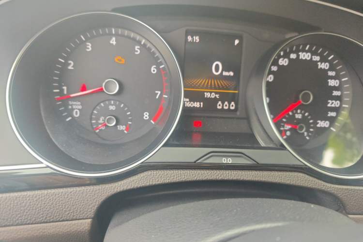 Used Volkswagen Variant 2016 380TSI Two-Wheel-Drive Style Edition Odometer Close Up