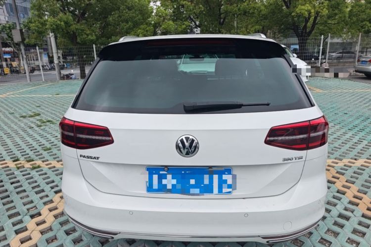 Used Volkswagen Variant 2016 380TSI Two-Wheel Drive R-Line Version Rear