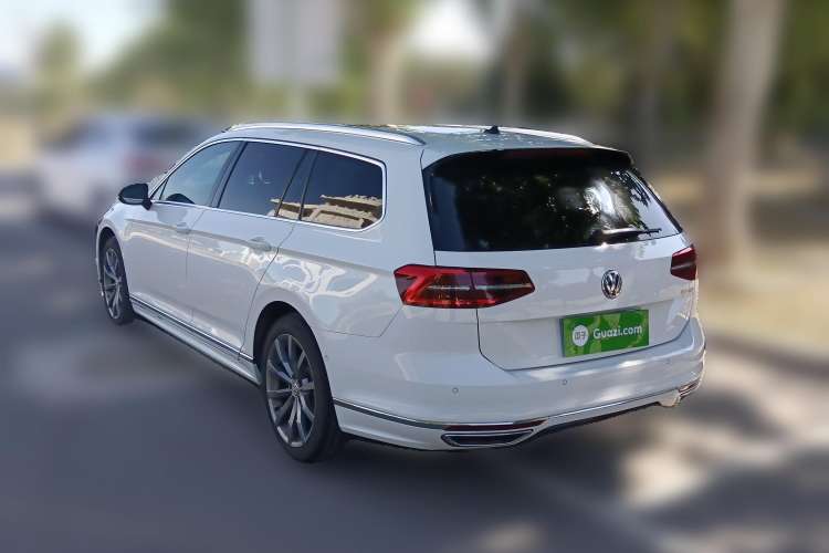 Used Volkswagen Variant 2016 380TSI Two-Wheel Drive R-Line Version Rear Left 45 Deg