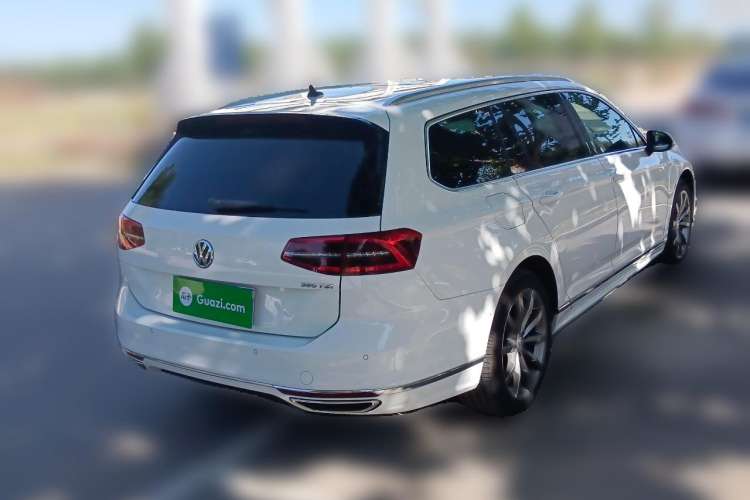 Used Volkswagen Variant 2016 380TSI Two-Wheel Drive R-Line Version Rear Right 45 Deg