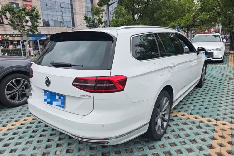 Used Volkswagen Variant 2016 380TSI Two-Wheel Drive R-Line Version Rear Right 45 Deg