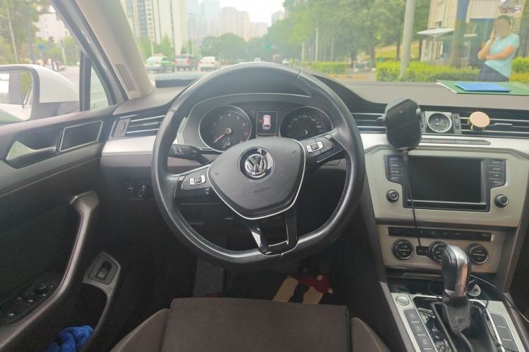 Used Volkswagen Variant 2016 380TSI Two-Wheel-Drive Style Edition Steering Wheel