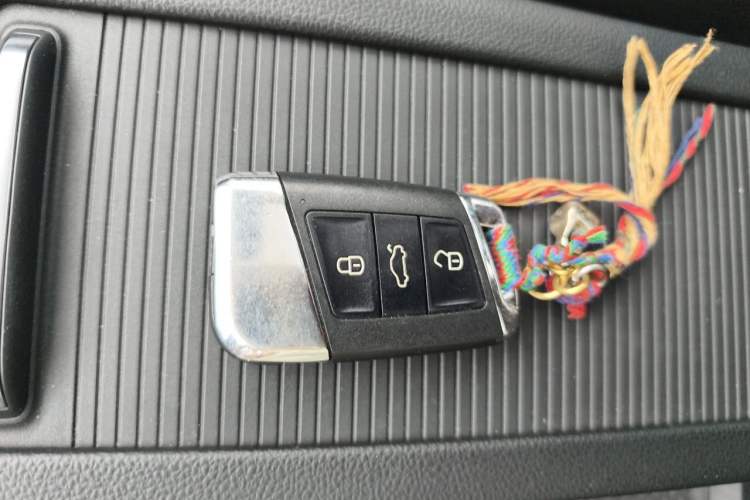 Used Volkswagen Variant 2016 380TSI Two-Wheel Drive R-Line Version Vehicle Key