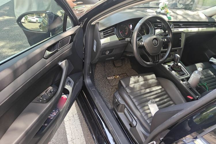 Used Volkswagen Variant 2017 380TSI Two-Wheel Drive Comfort Edition Driver Seat