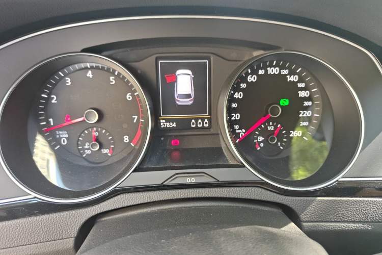 Used Volkswagen Variant 2017 380TSI Two-Wheel Drive Comfort Edition Odometer Close Up