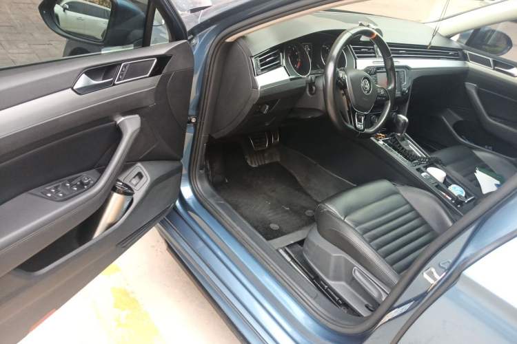 Used Volkswagen Variant  Driver Seat